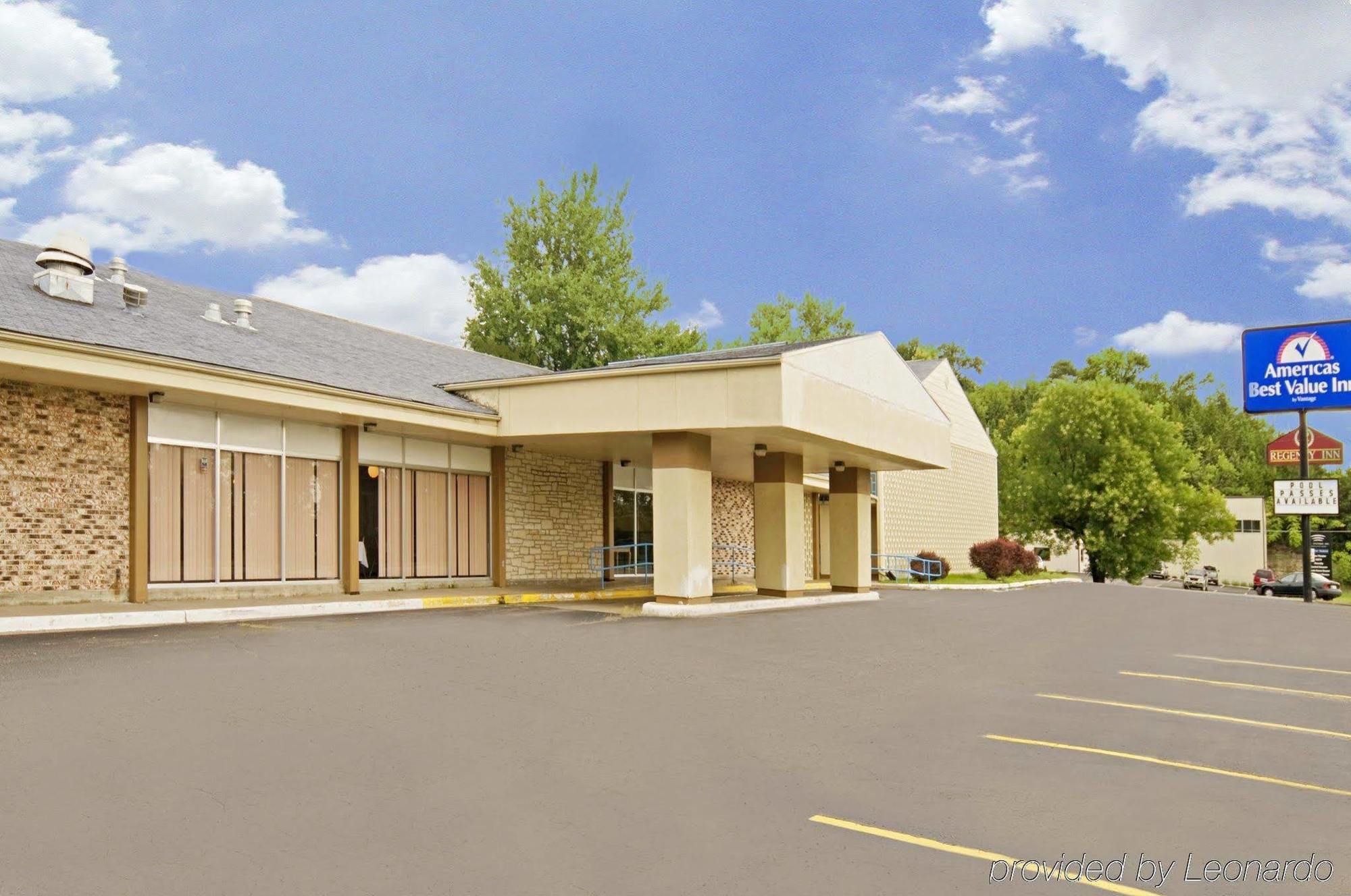 Americas Best Value Inn Manhattan, Kansas Exterior photo